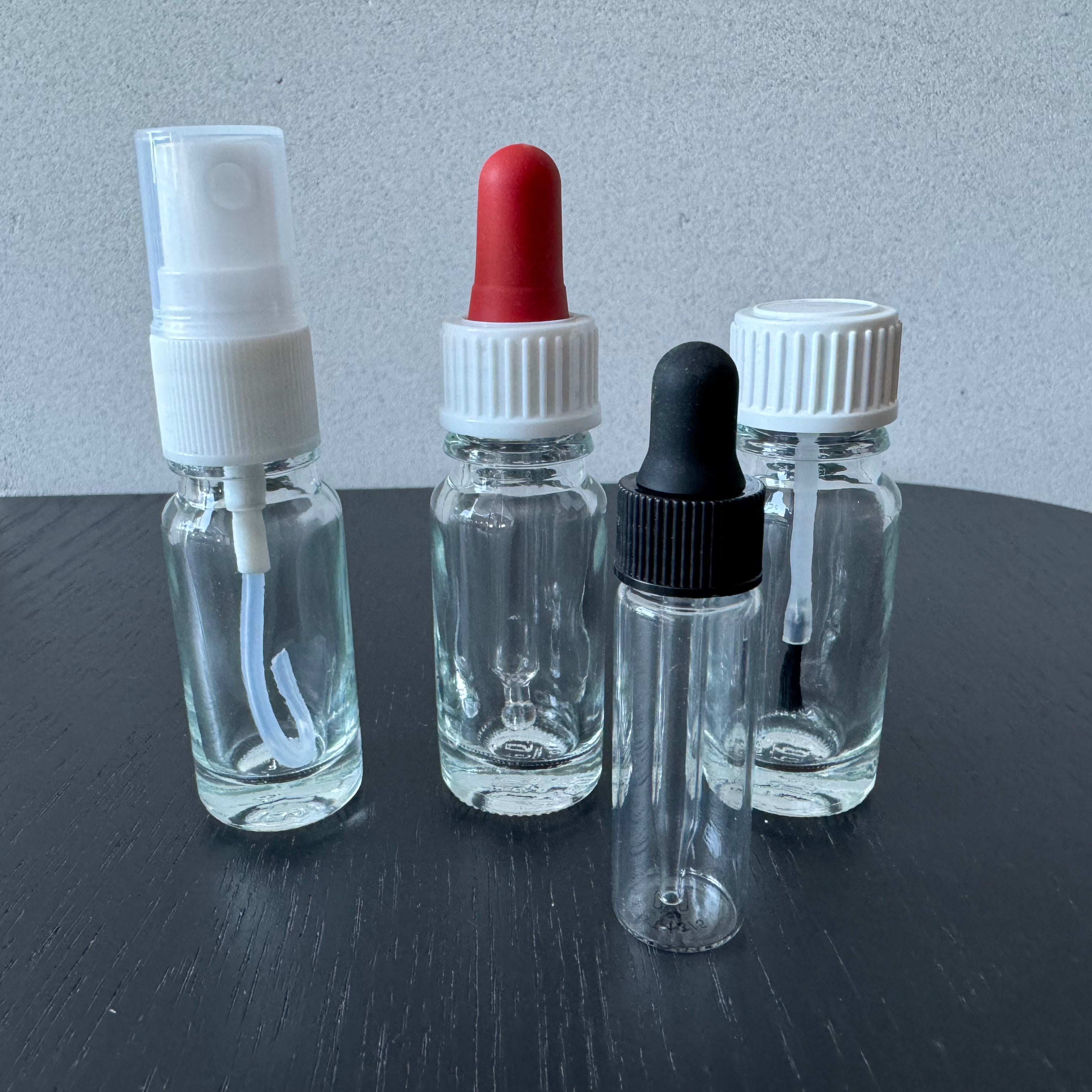 Flacons avec bouchons spéciaux pour différentes applications