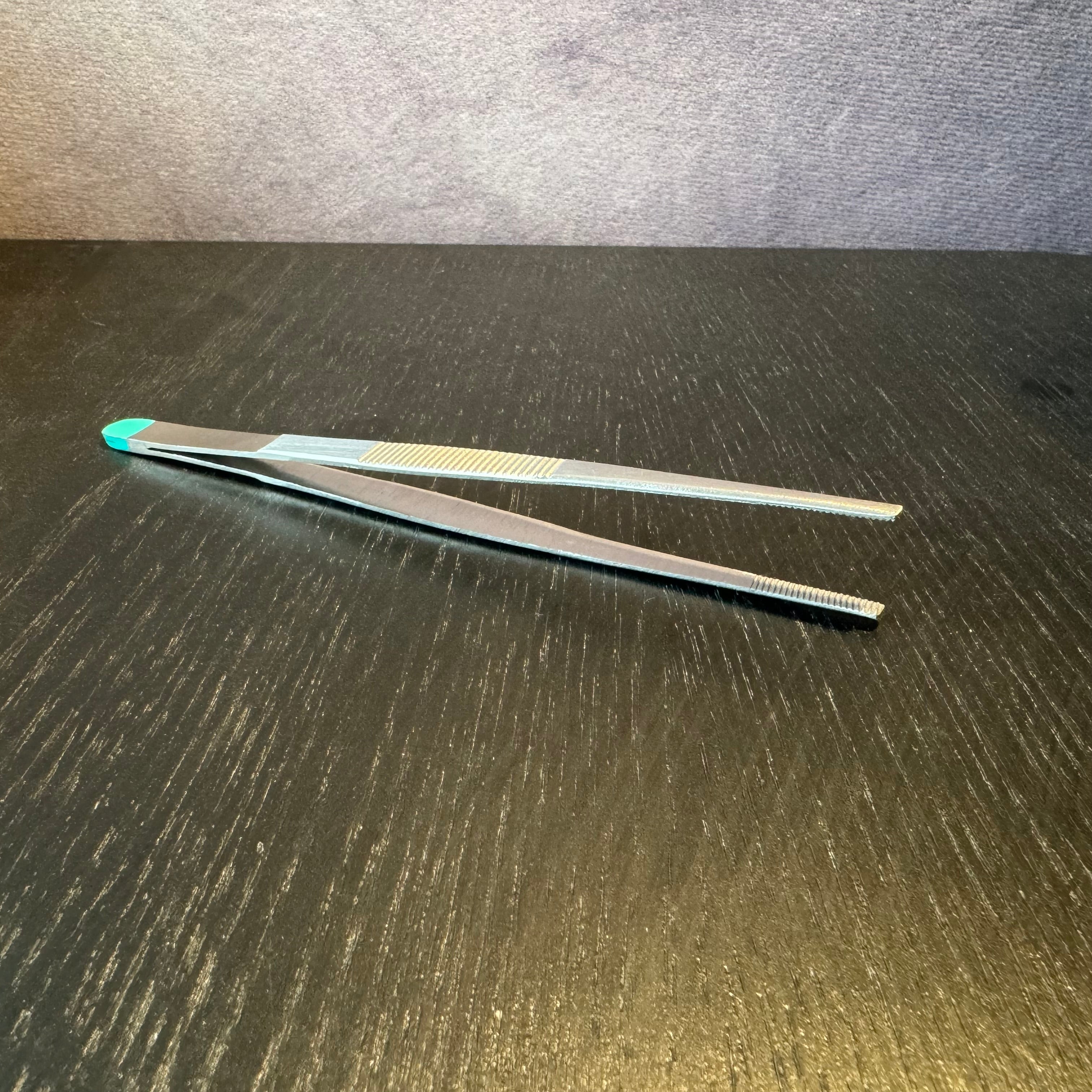 Pinces et pinces pour « travailler propre »