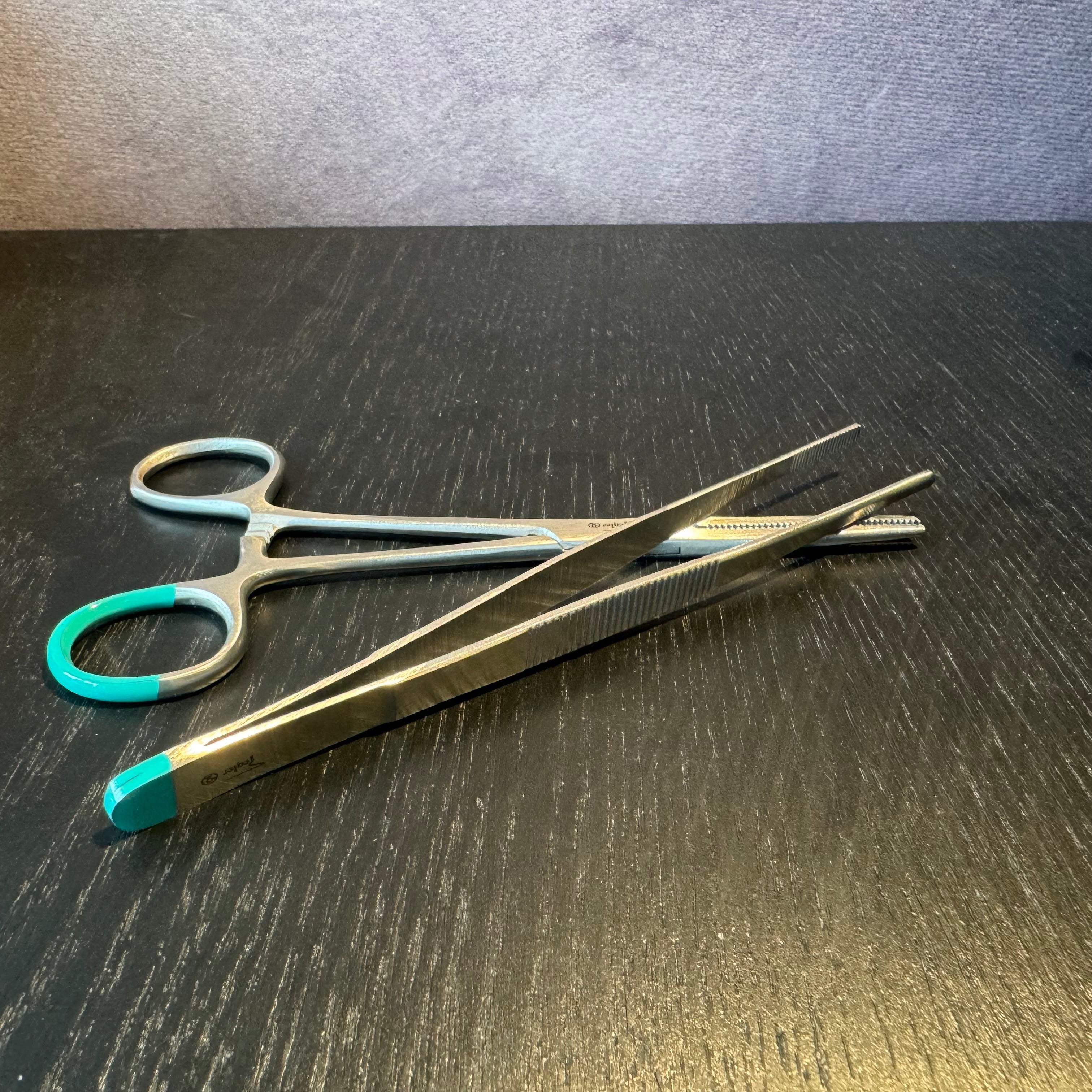 Pinces et pinces pour « travailler propre »