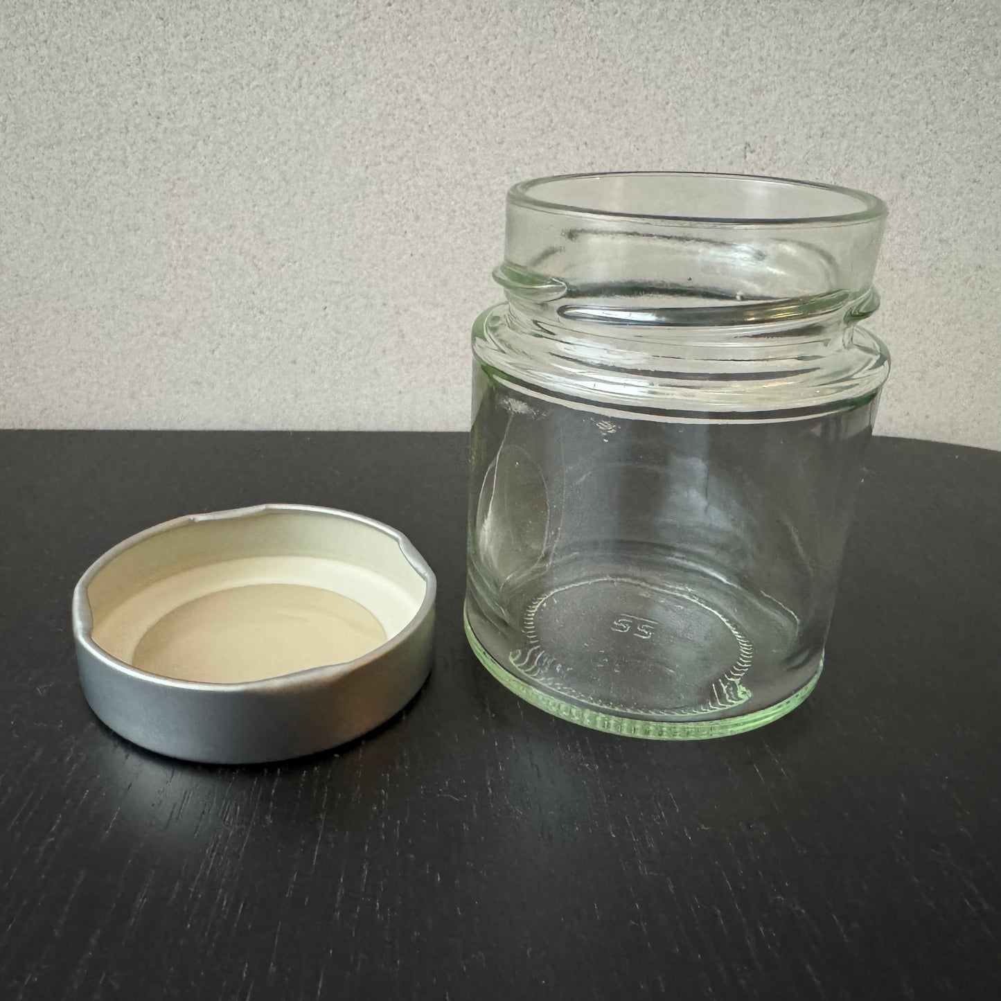 Glass jar for odor storage