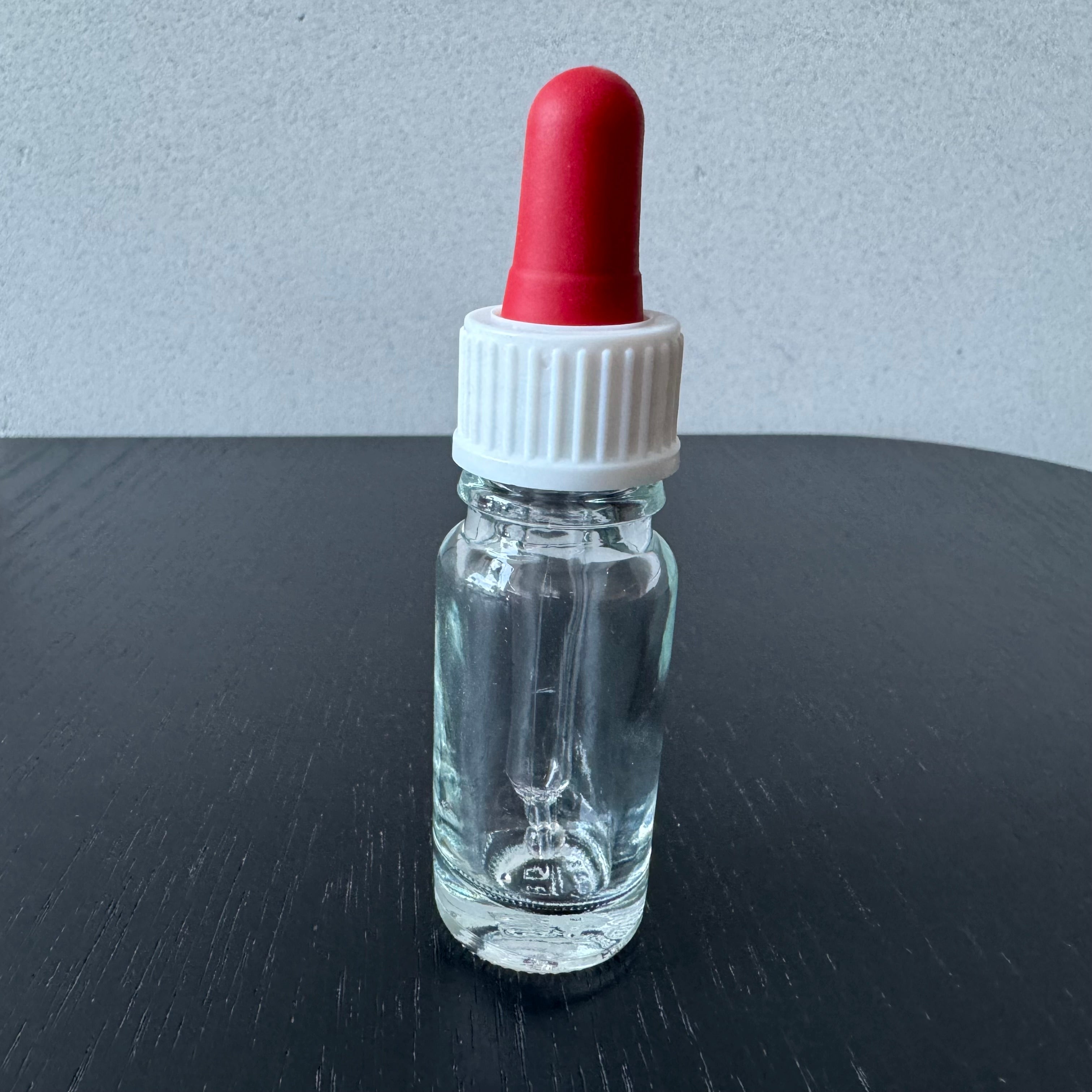 Flacons avec bouchons spéciaux pour différentes applications