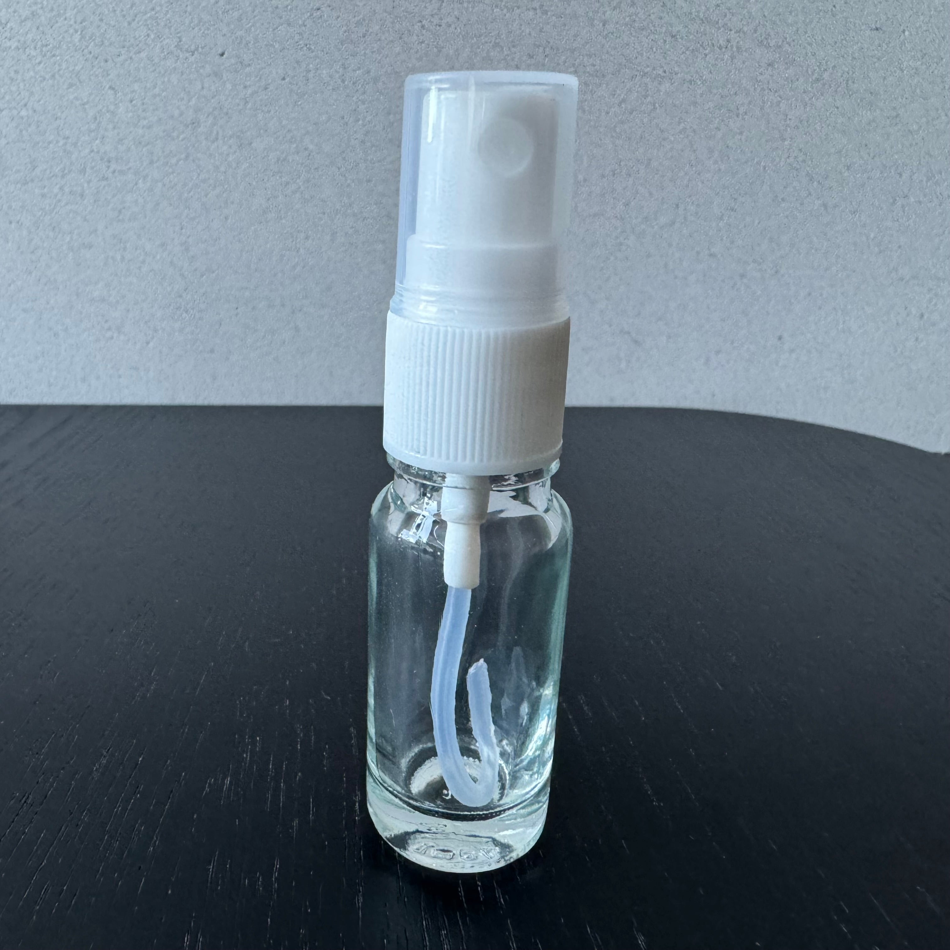 Flacons avec bouchons spéciaux pour différentes applications