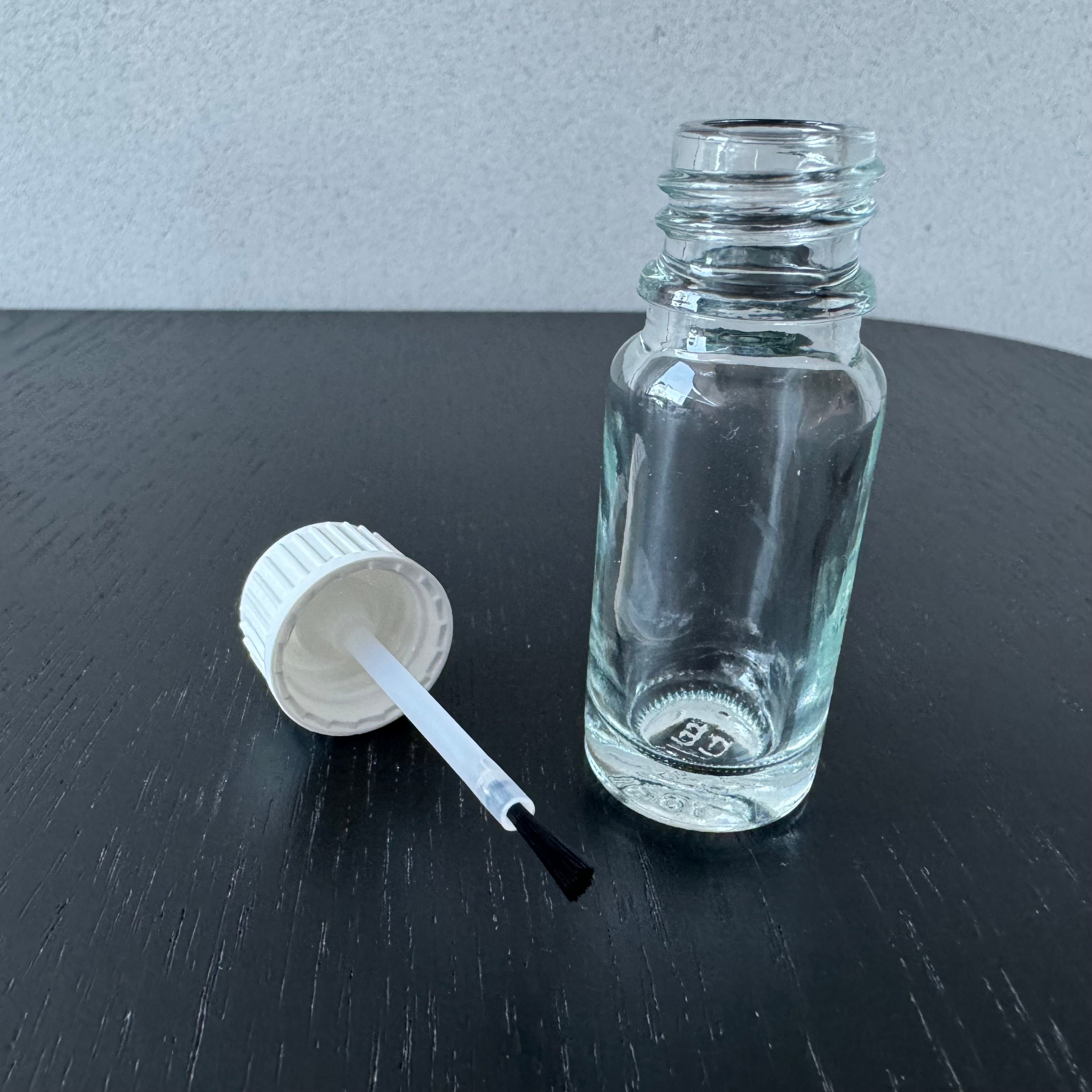 Flacons avec bouchons spéciaux pour différentes applications