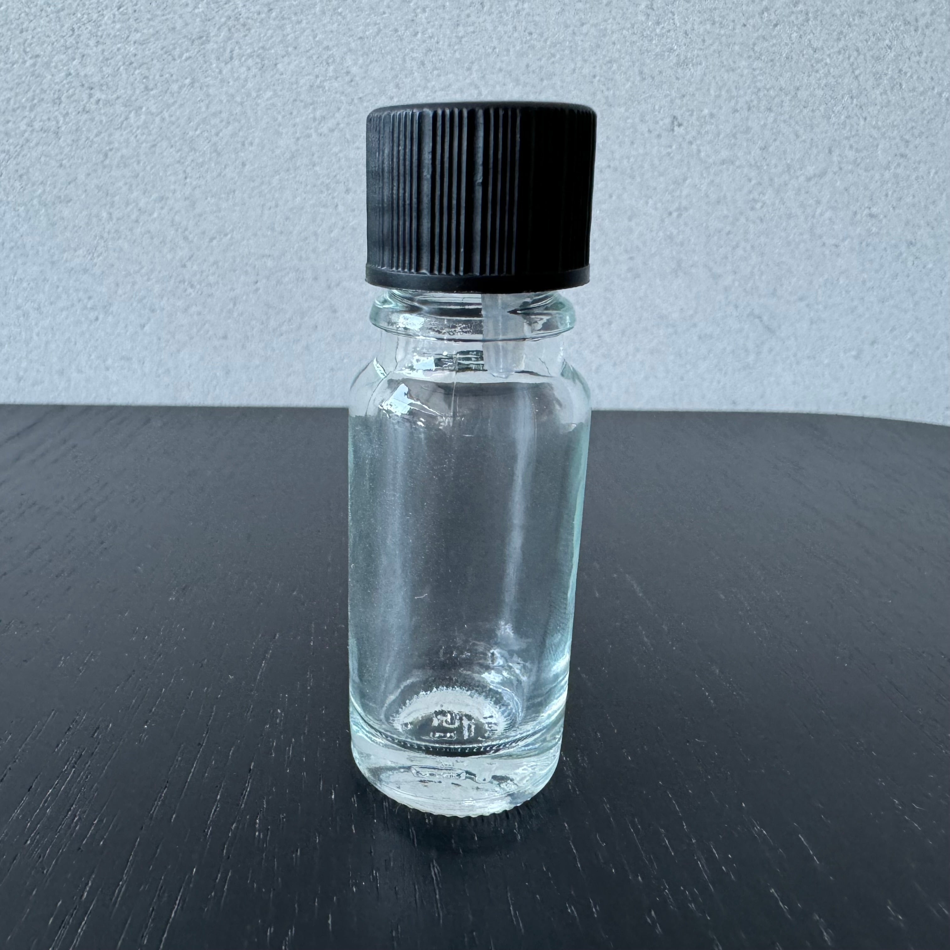 Flacons avec bouchons spéciaux pour différentes applications