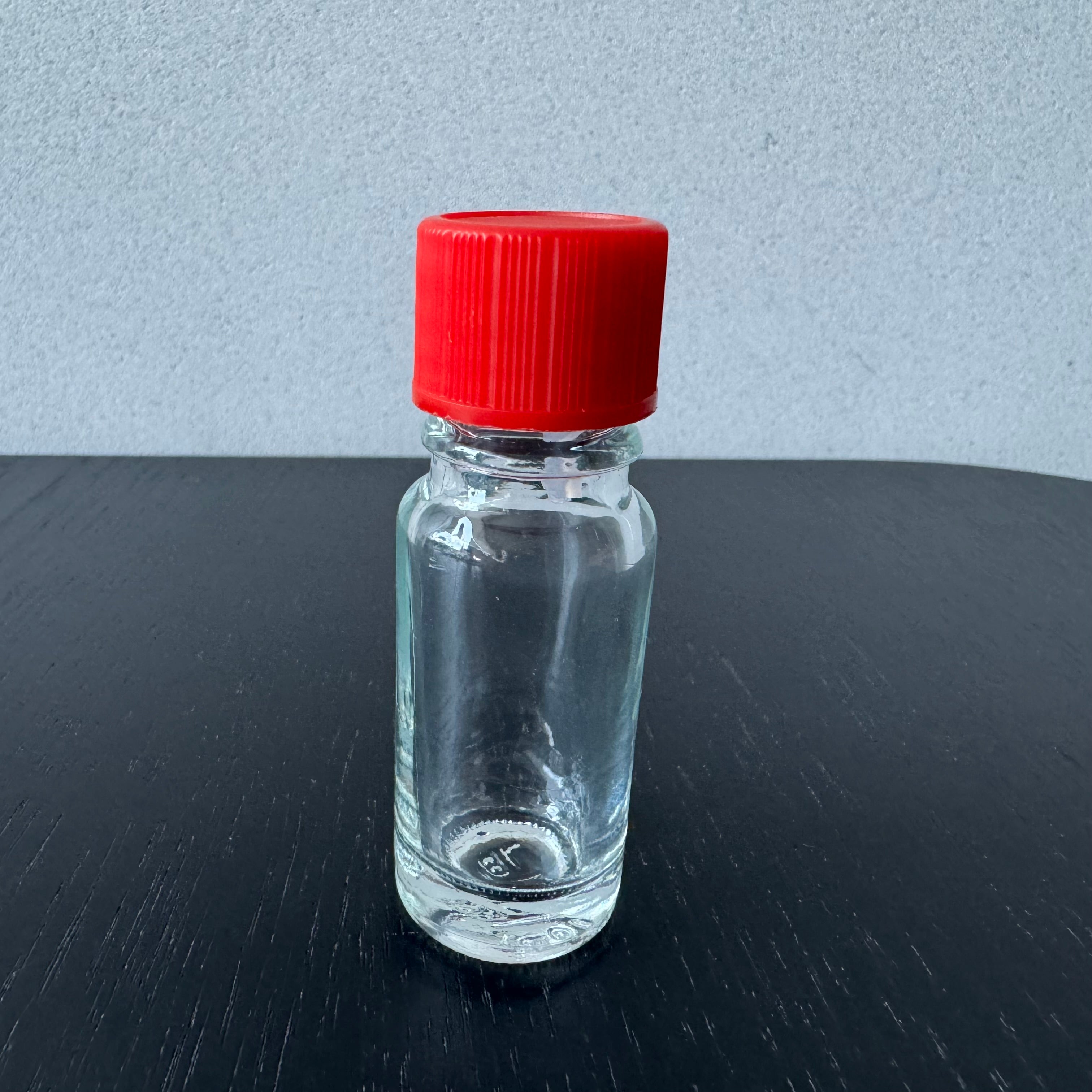 Flacons avec bouchons spéciaux pour différentes applications